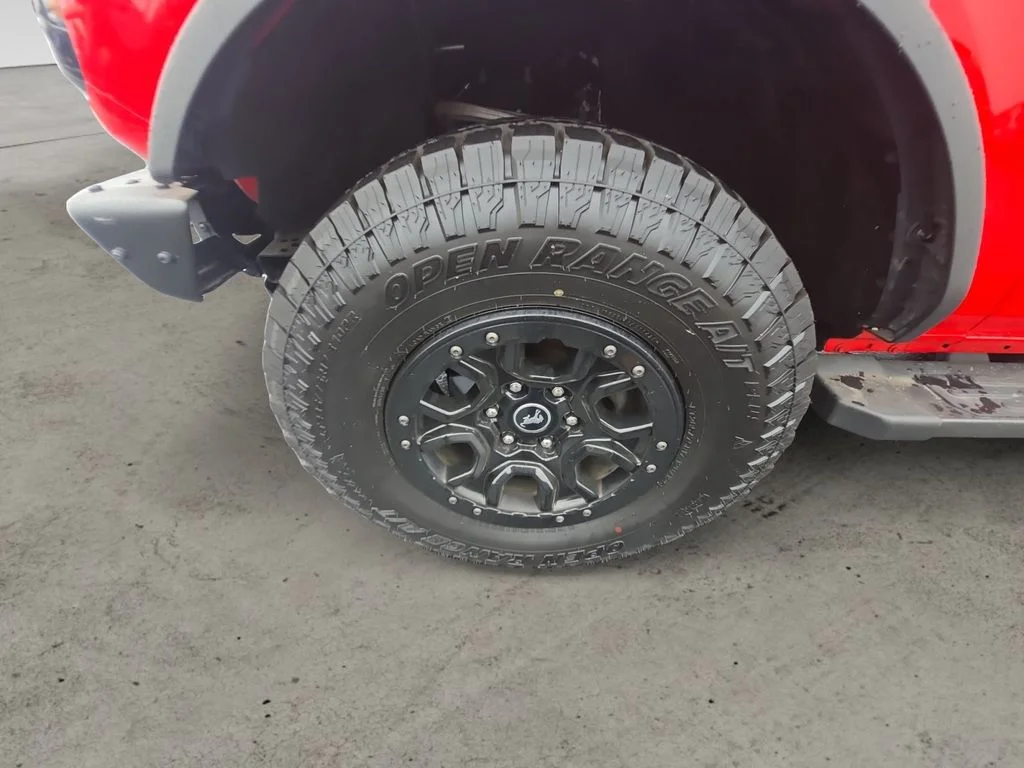 Used 2023 Red Ford Wildtrak image 9