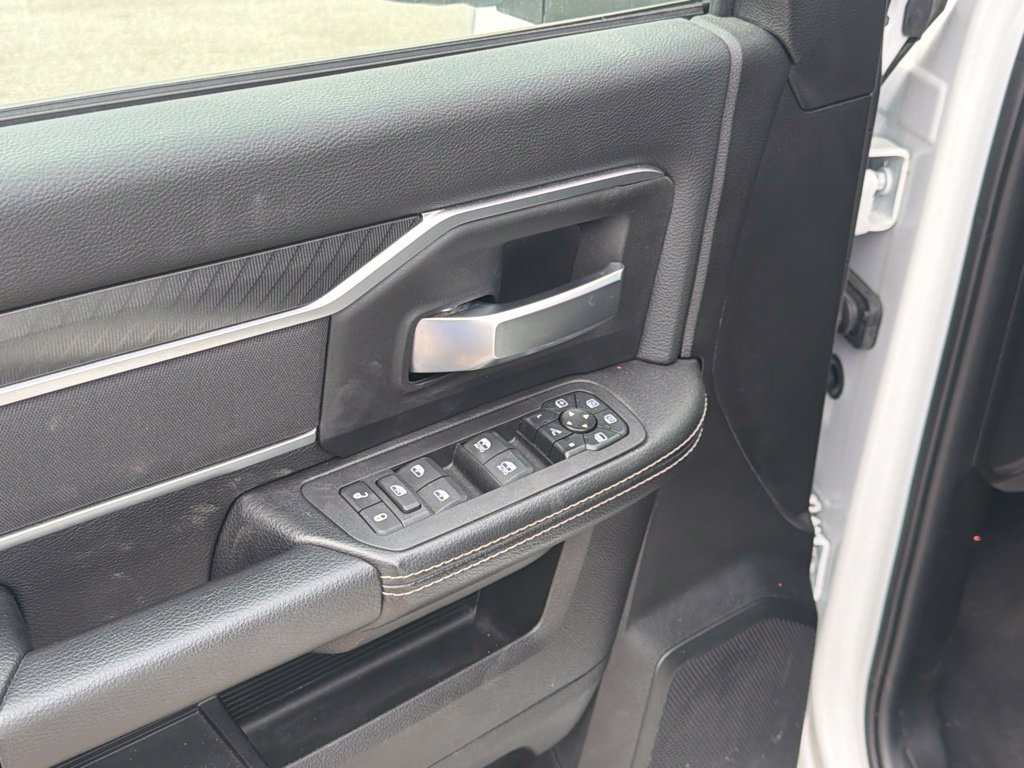 Used 2026 White Ram Big Horn image 9