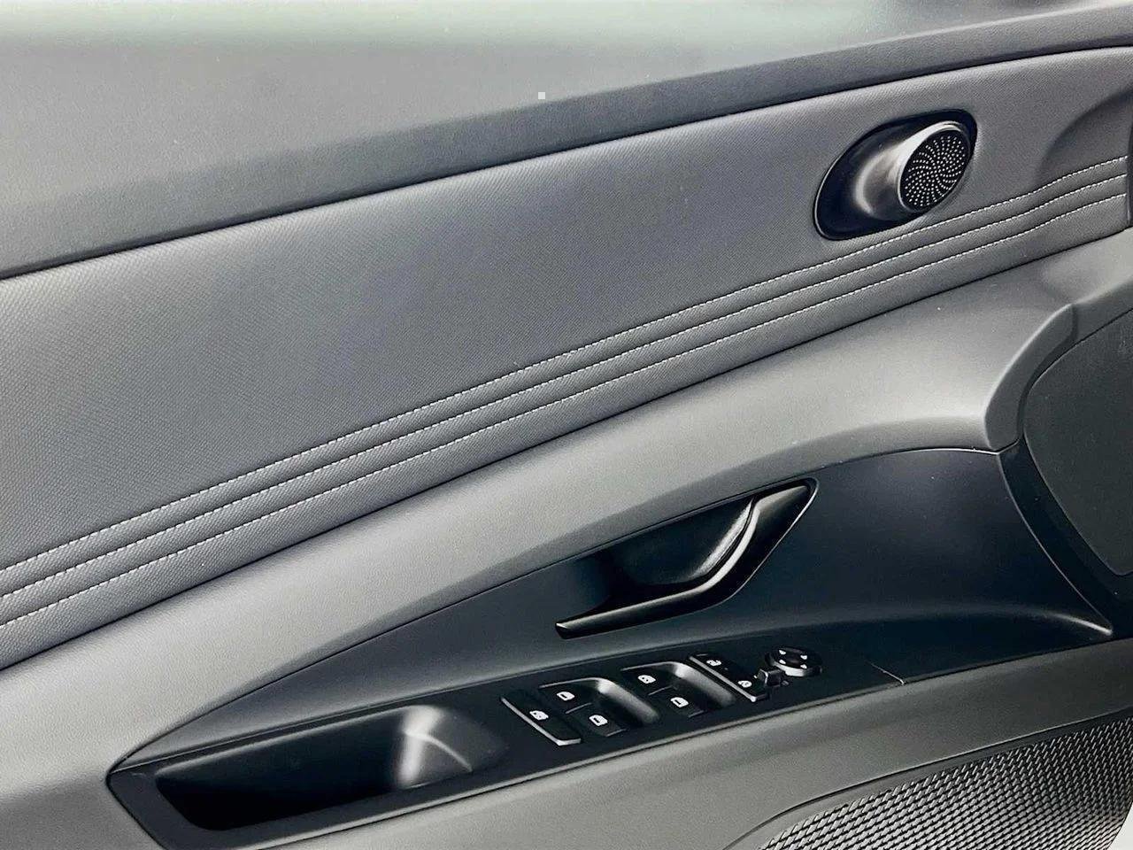2026 Hyundai Elantra — photo 16