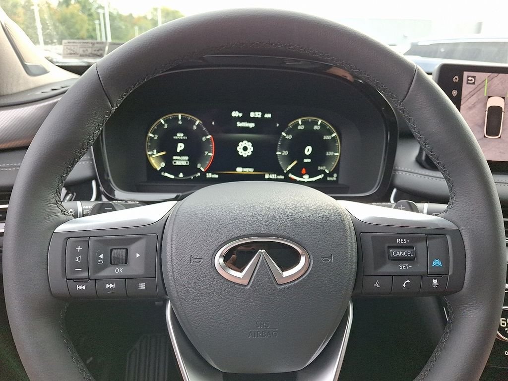 Used 2026 White INFINITI LUXE image 17