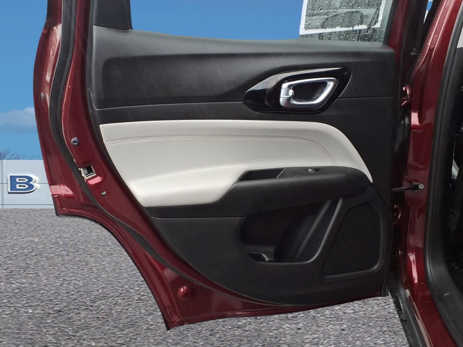 Used 2022 Velvet Red Pearlcoat Jeep Limited image 27