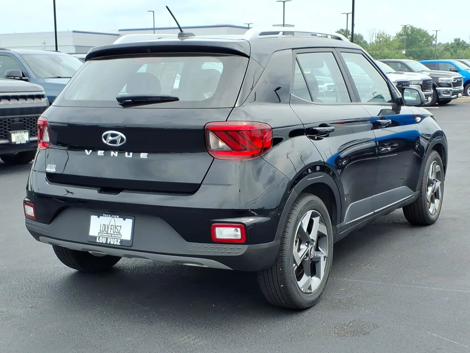Used 2025 Onyx Black Hyundai SEL image 29