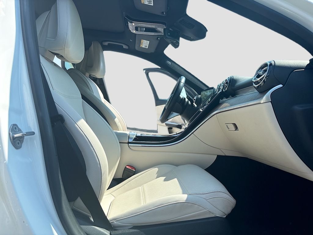 Used 2022 White Mercedes-Benz C 300 image 33