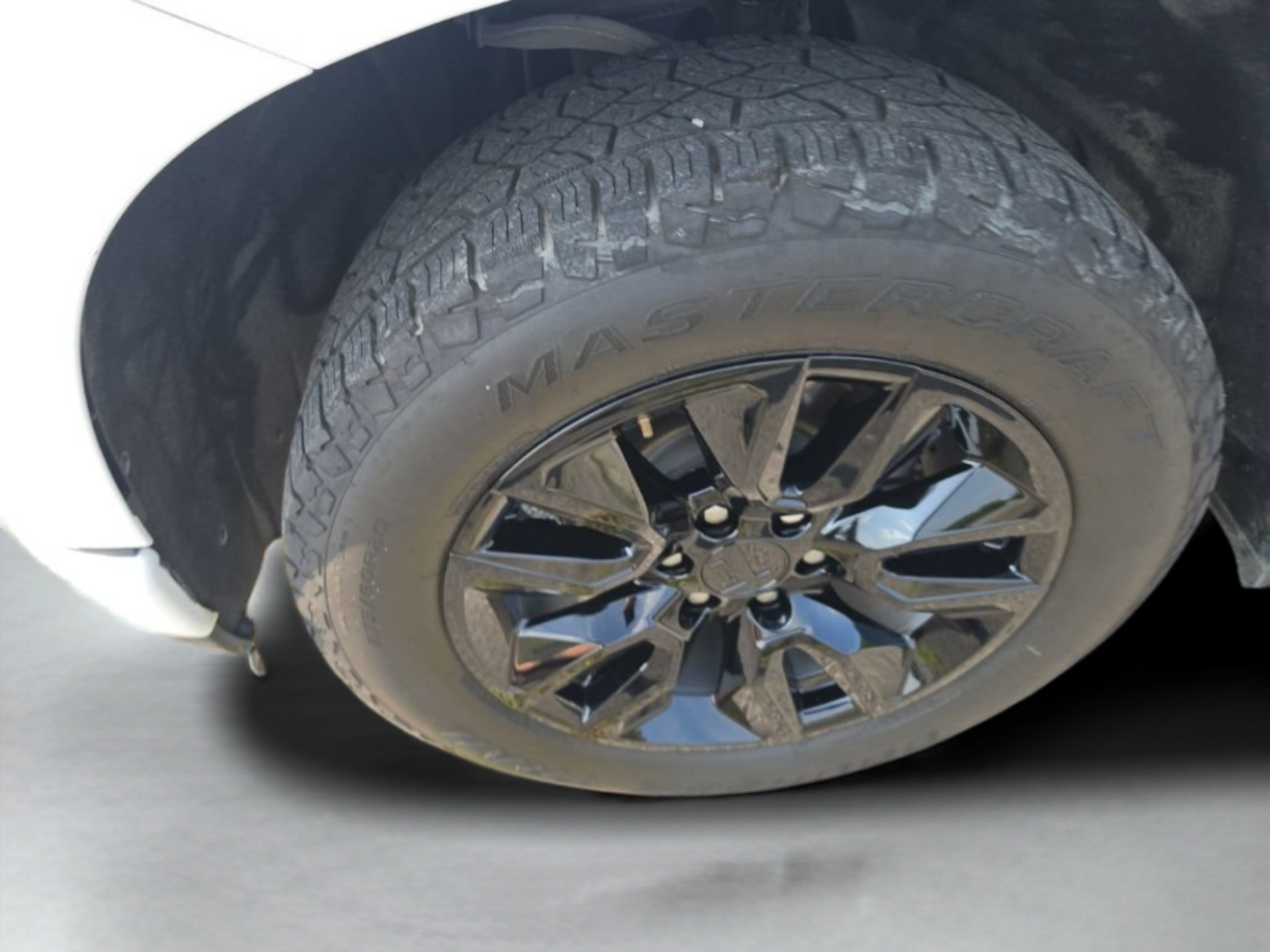 Used 2021 SUMMIT WHITE Chevrolet Custom image 30