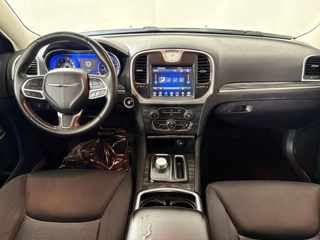 Used 2019 White Chrysler Touring image 39