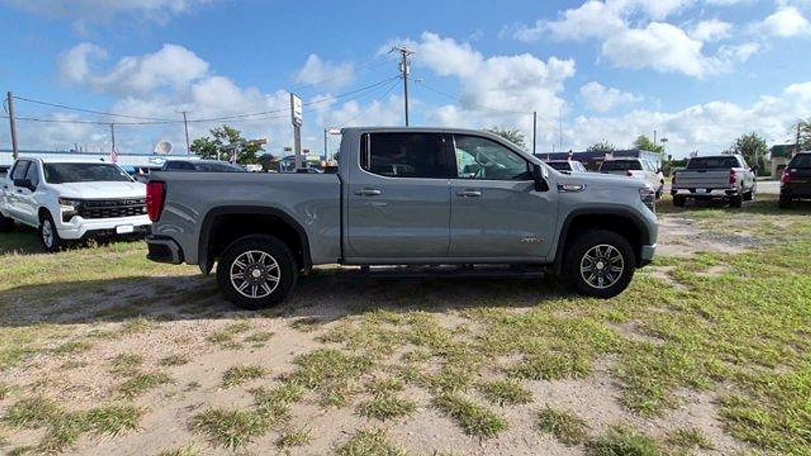2024 GMC Sierra 1500 AT4 - Photo 9