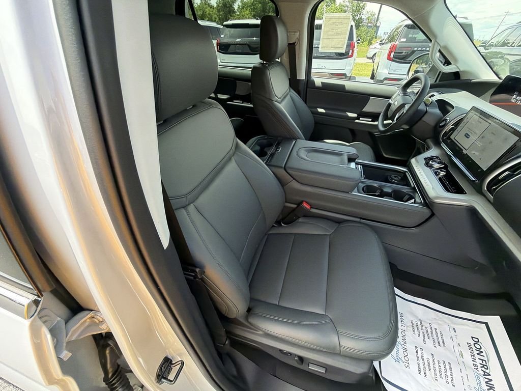 New 2026 Space Silver Metallic Ford MAX Active image 32