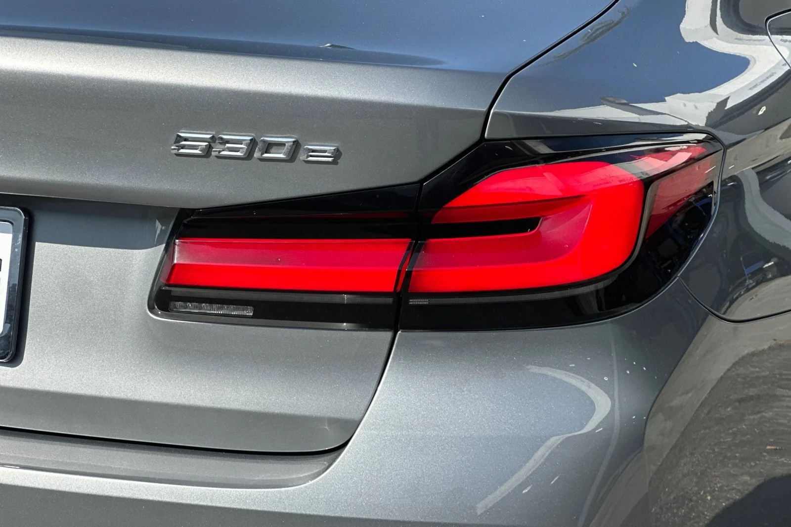 Used 2023 Skyscraper Grey Metallic BMW 530e image 26