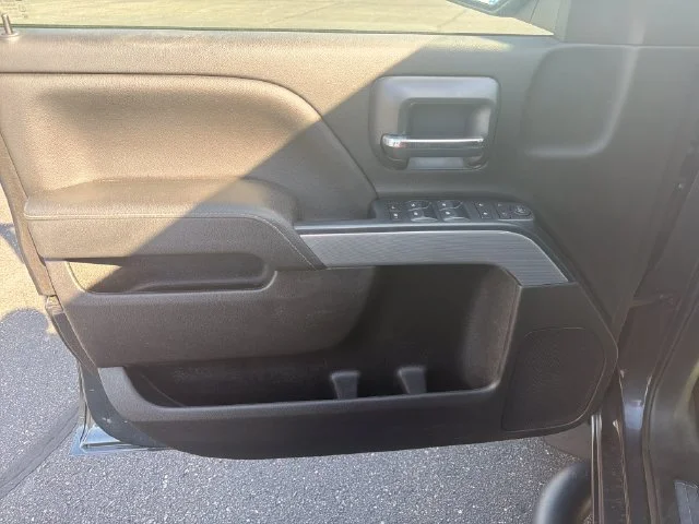 Used 2019 GRAPHITE METALLIC Chevrolet LT image 12