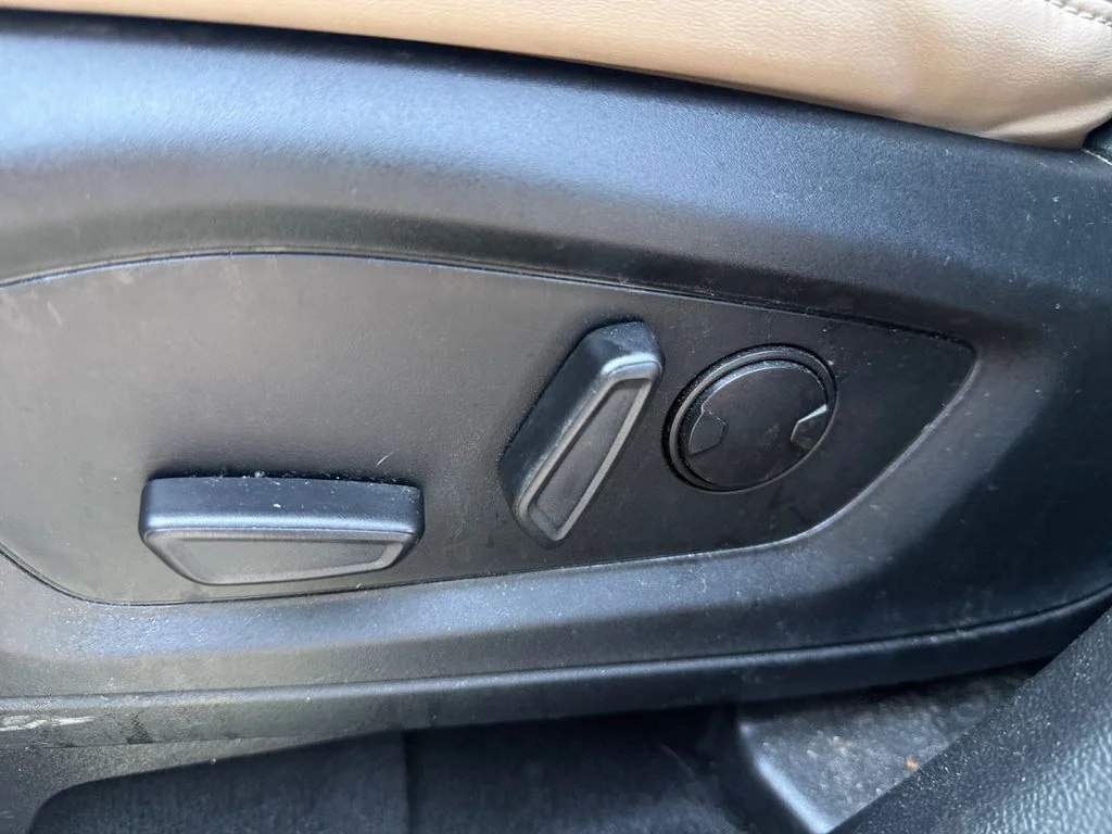 Used 2021 White Ford XLT image 32