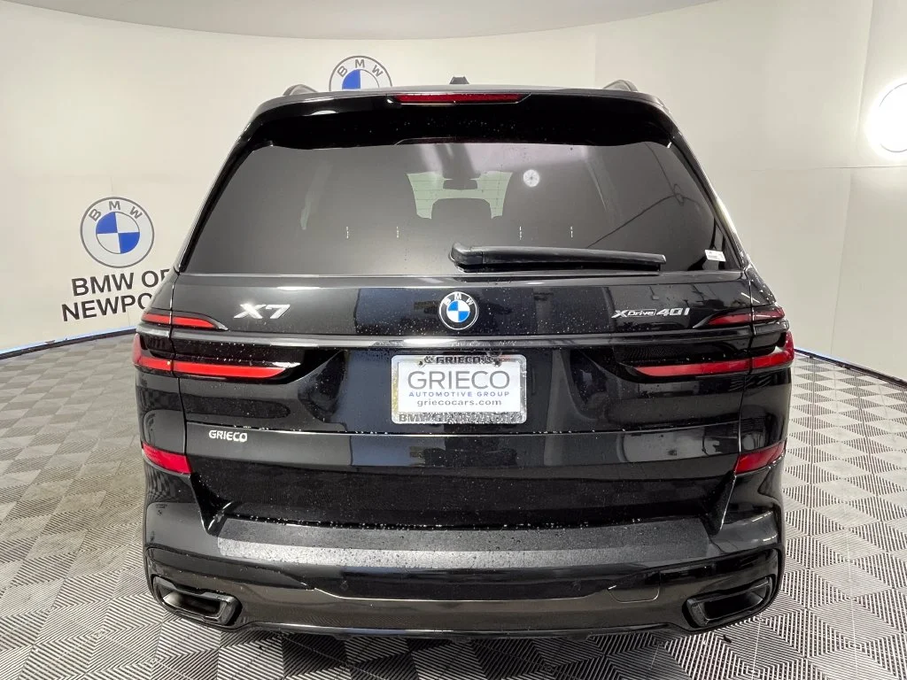 Used 2024 Black Sapphire Metallic BMW xDrive40i image 12