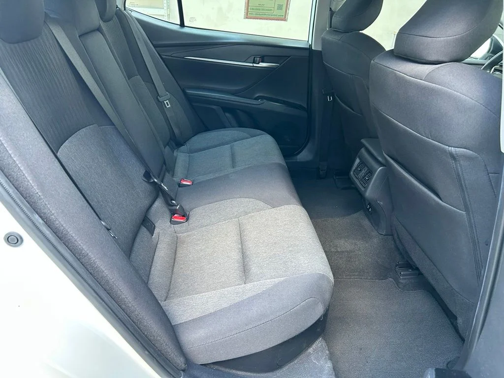 Used 2025 White Toyota LE image 25