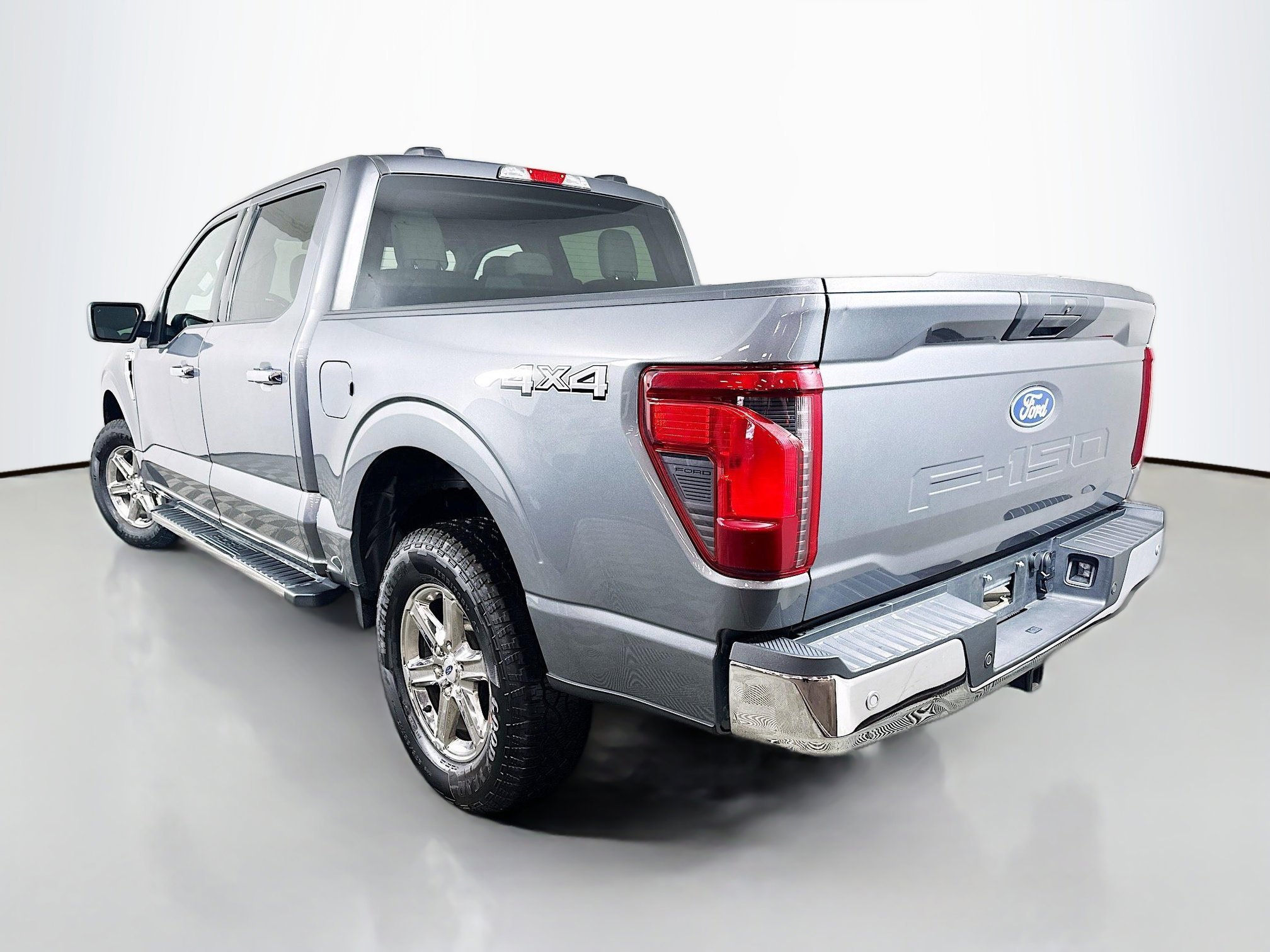 Used 2025 Gray Metallic Ford XLT image 5