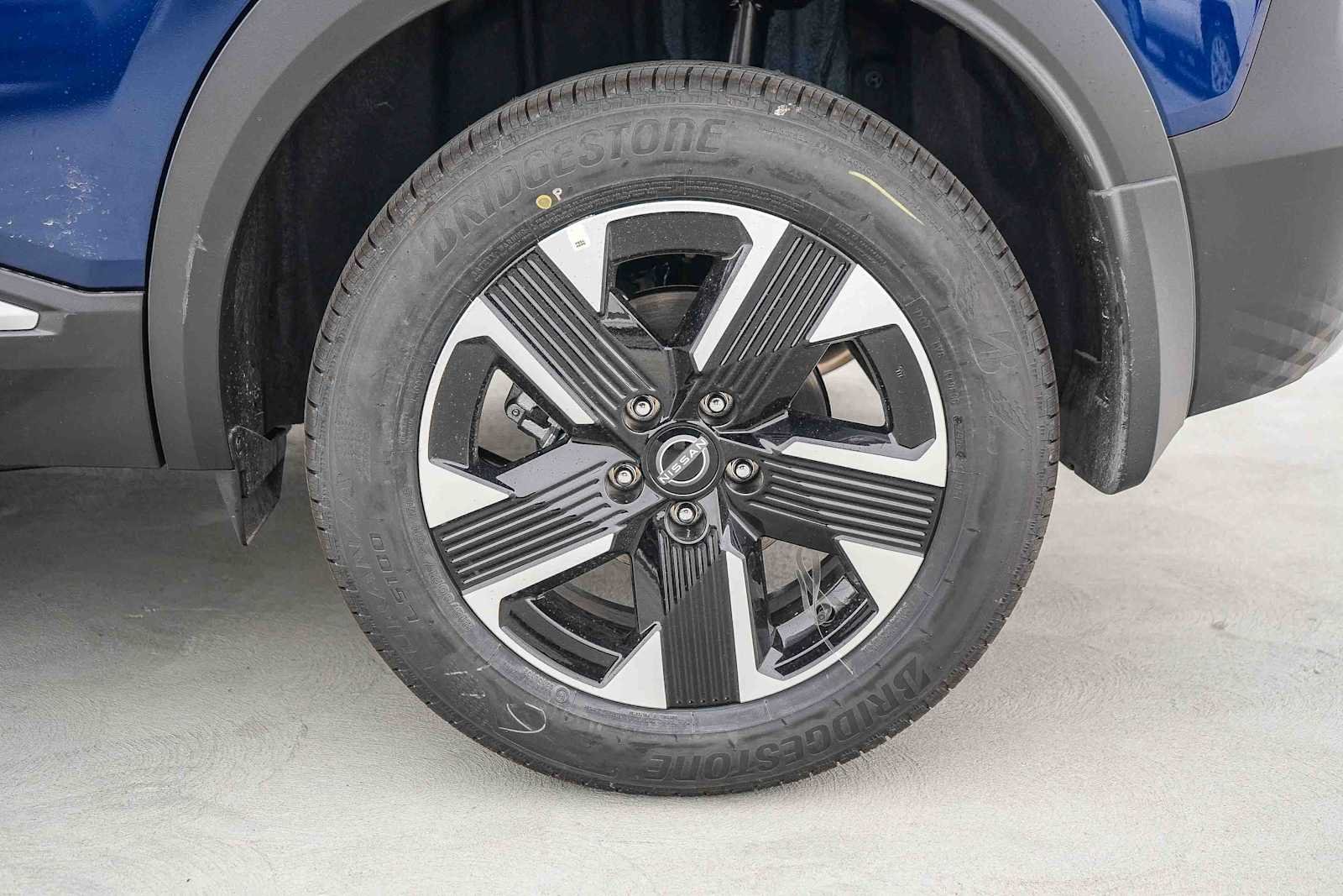 New 2027 Deep Blue Pearl Nissan SV image 10