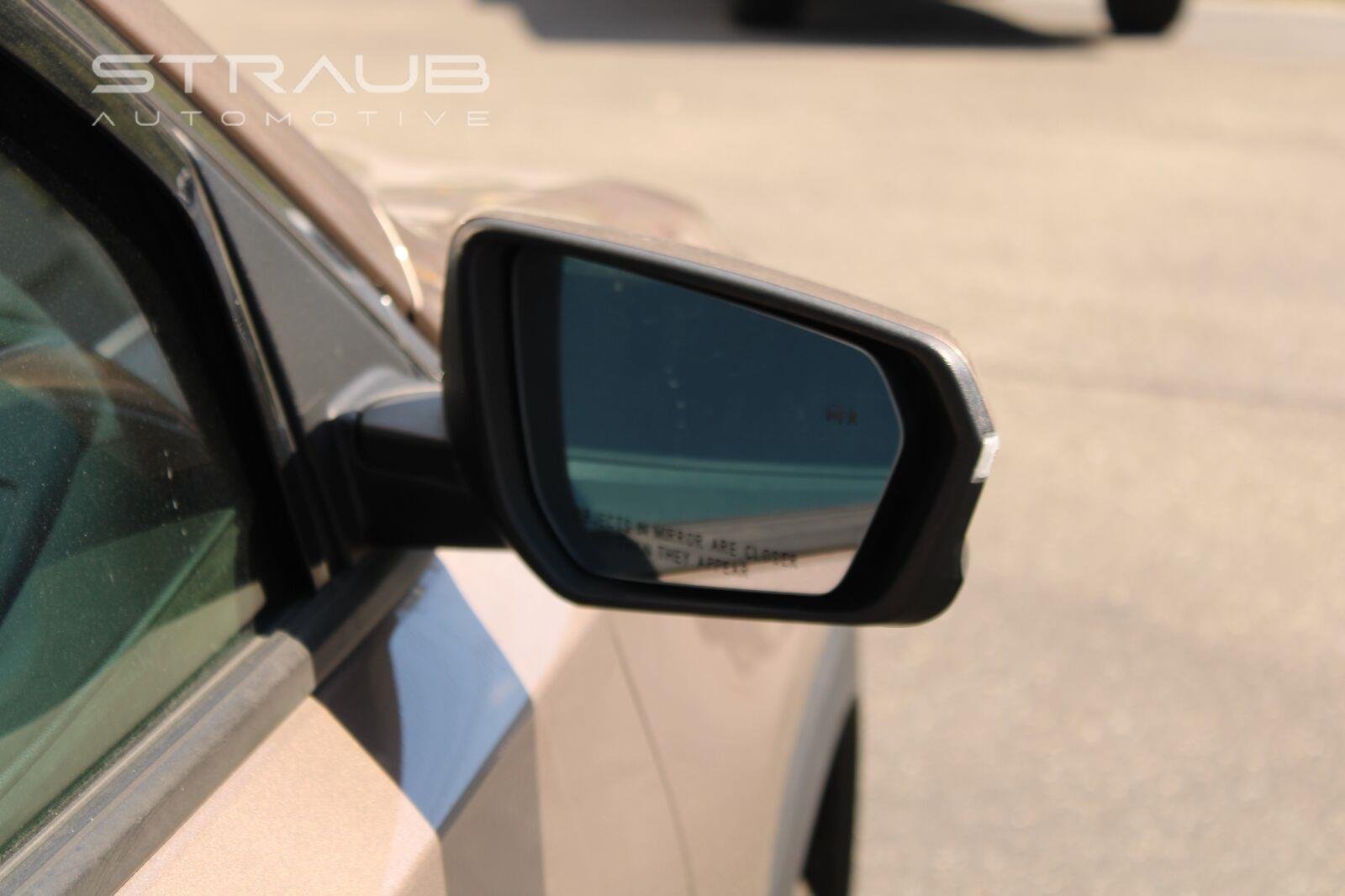 Used 2019 Coppertino Metallic GMC SLE image 12