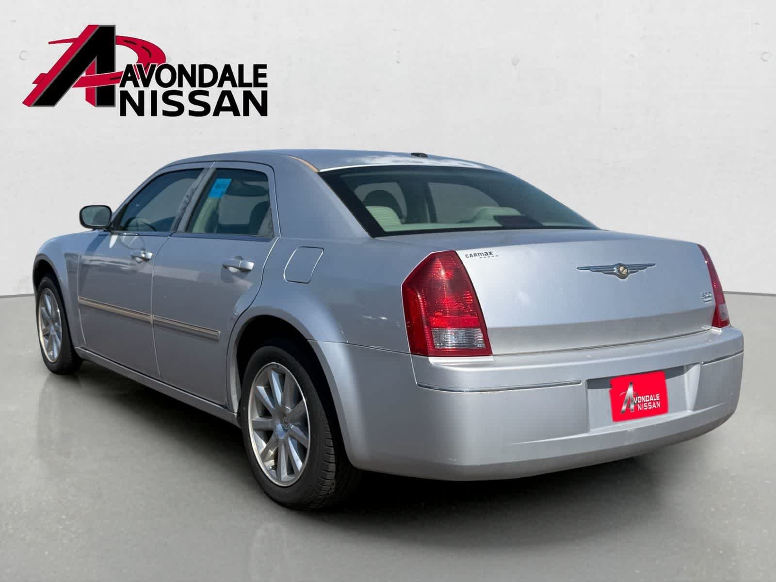 Used 2007 Bright Silver Metallic Chrysler Limited image 3