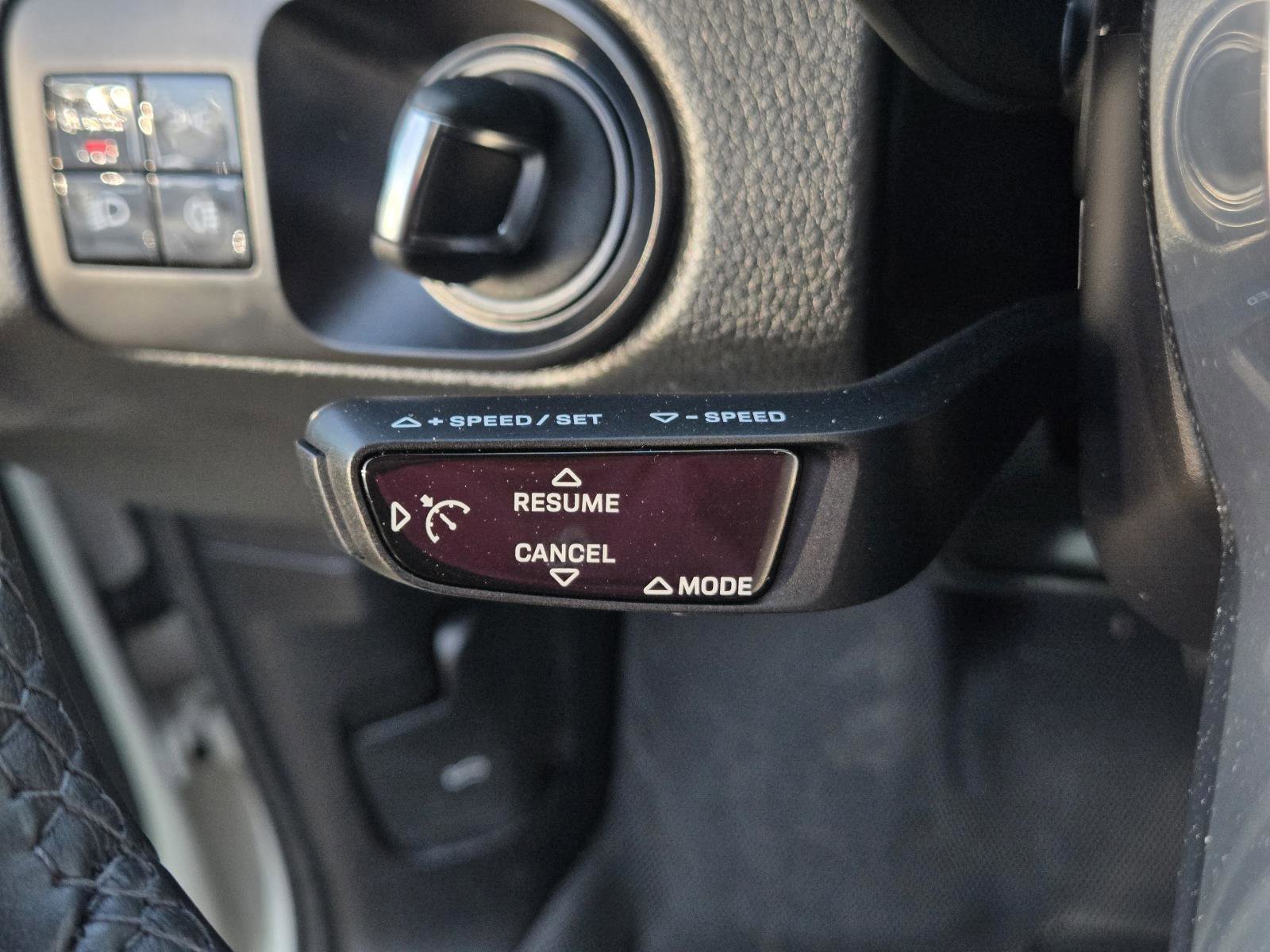 Used 2020 White Porsche Base image 38