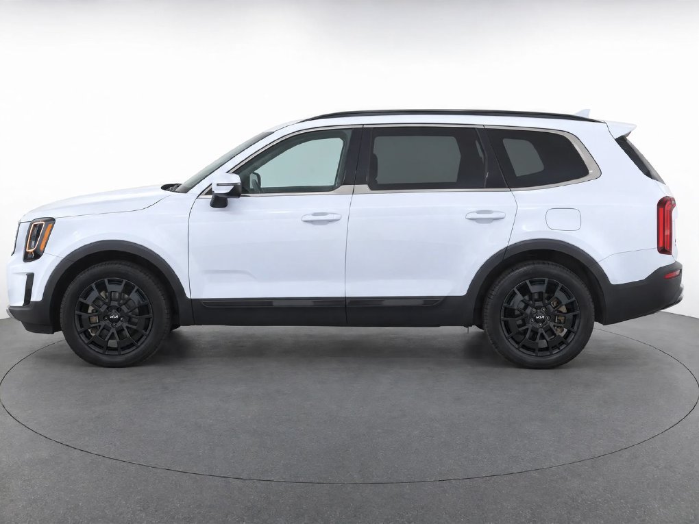 Used 2022 White Kia EX image 8