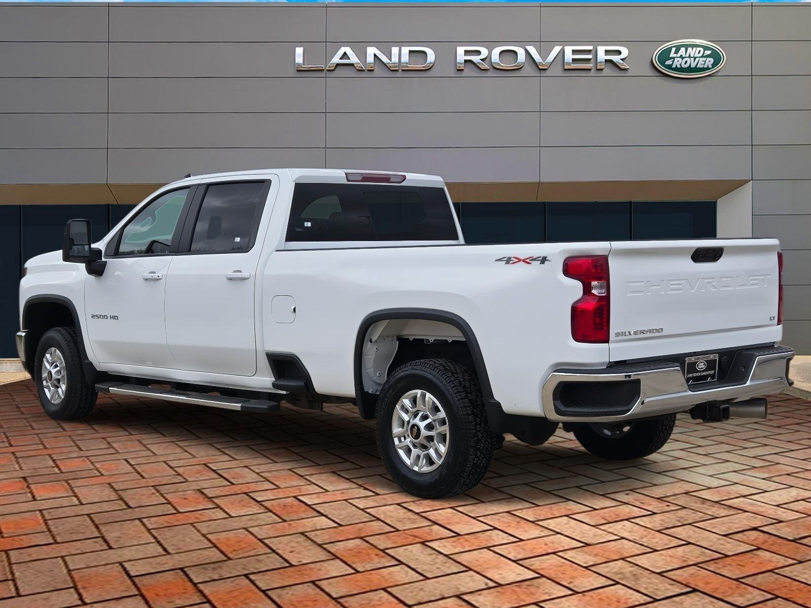 Used 2025 Summit White Chevrolet LT image 6