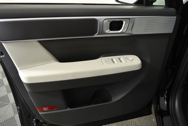 New 2026 Black Hyundai SE image 25