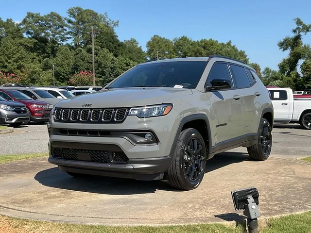 New 2026 Sting-Gray Clearcoat Jeep Latitude image 3