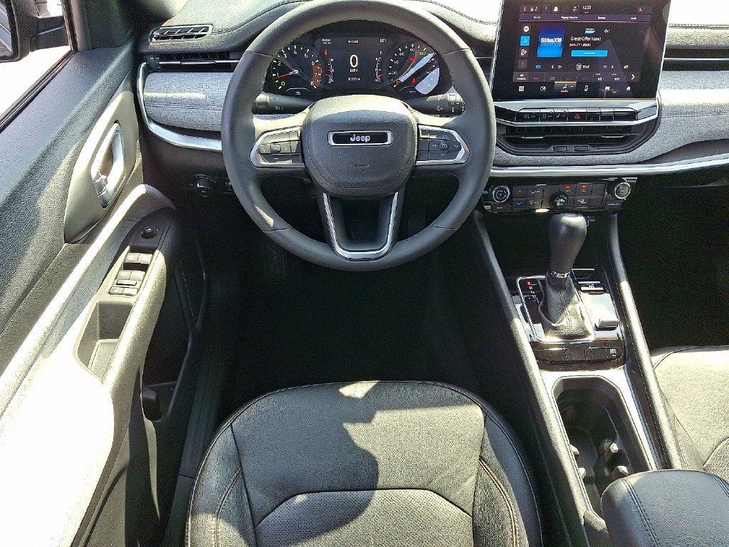 Used 2023 Gray Jeep Latitude Lux image 12