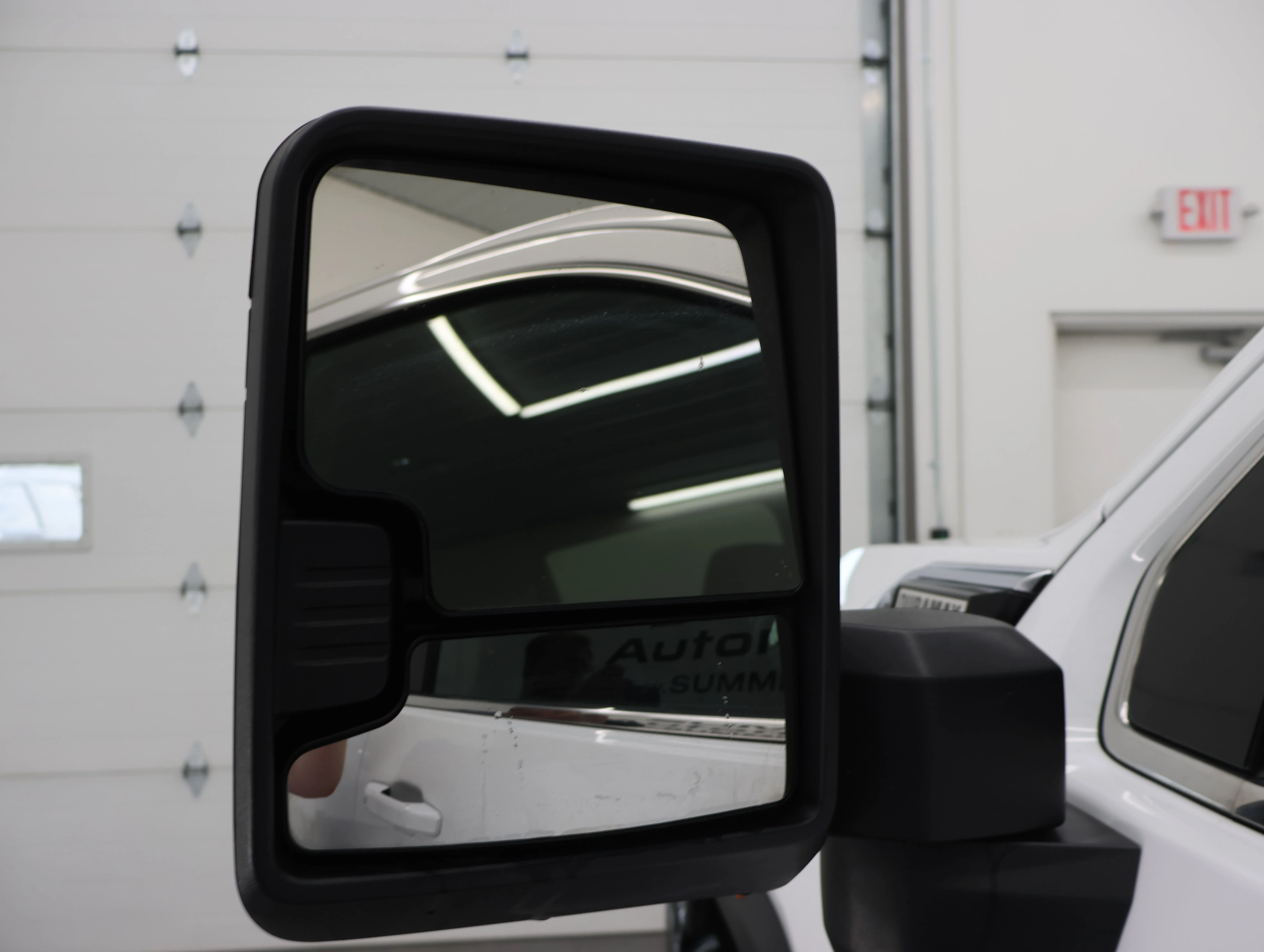 Used 2025 Summit White GMC SLE image 39
