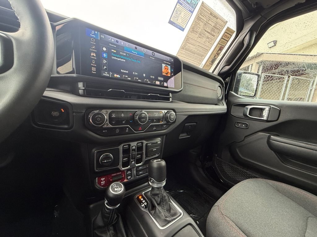Used 2025 Black Jeep Rubicon image 15