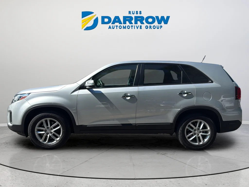 Used 2014 Silver Kia LX image 2