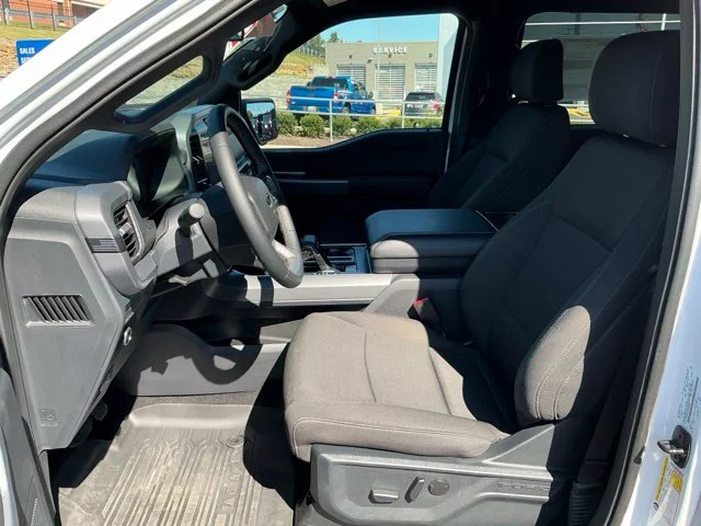 New 2026 Oxford White Ford XLT image 19