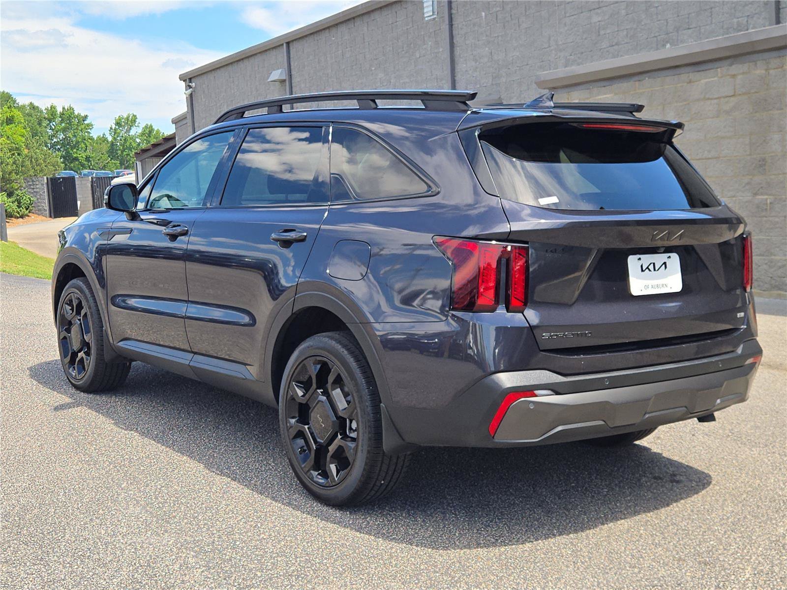 Certified Used 2025 Panthera Metal Kia X-Line EX image 9
