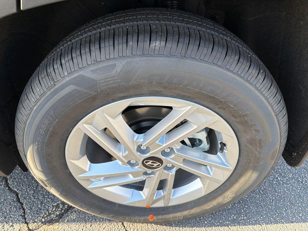 New 2026 Black Hyundai SE FWD image 19