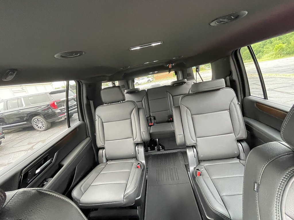 2026 GMC Yukon XL Denali - Photo 18