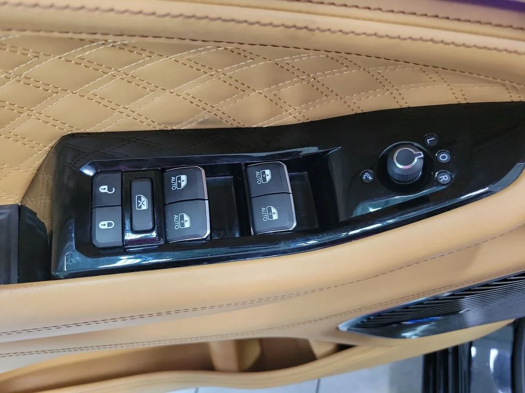 Used 2023 Black Jeep Summit Reserve image 32