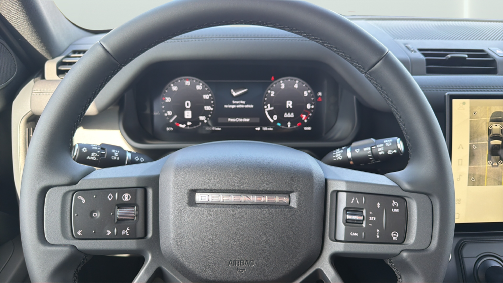 New 2026 Santorini Black Land Rover X-Dynamic SE image 25