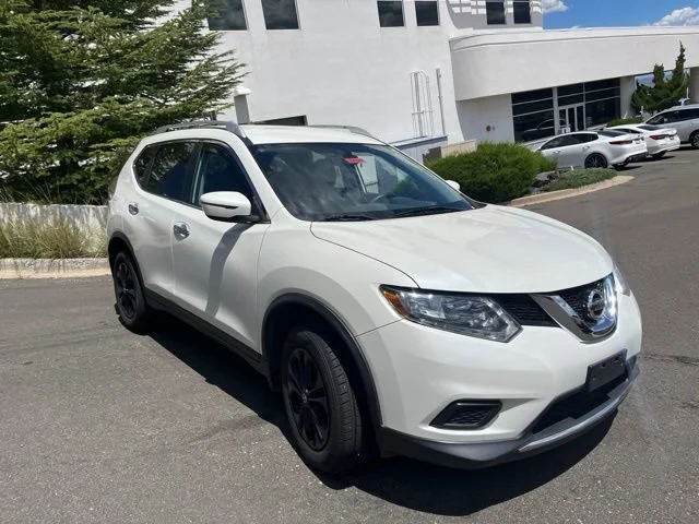 Used 2016 Pearl White Nissan SV image 4
