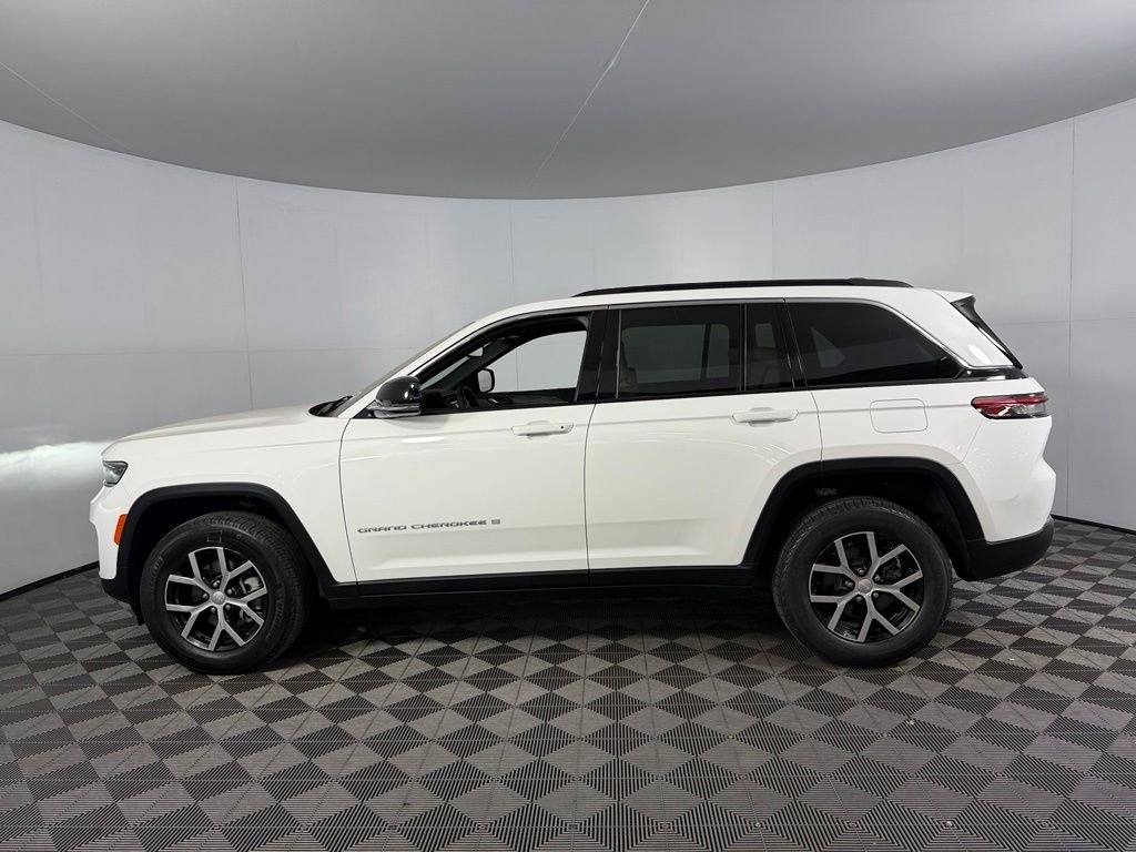 Certified Used 2024 White Jeep Limited image 10
