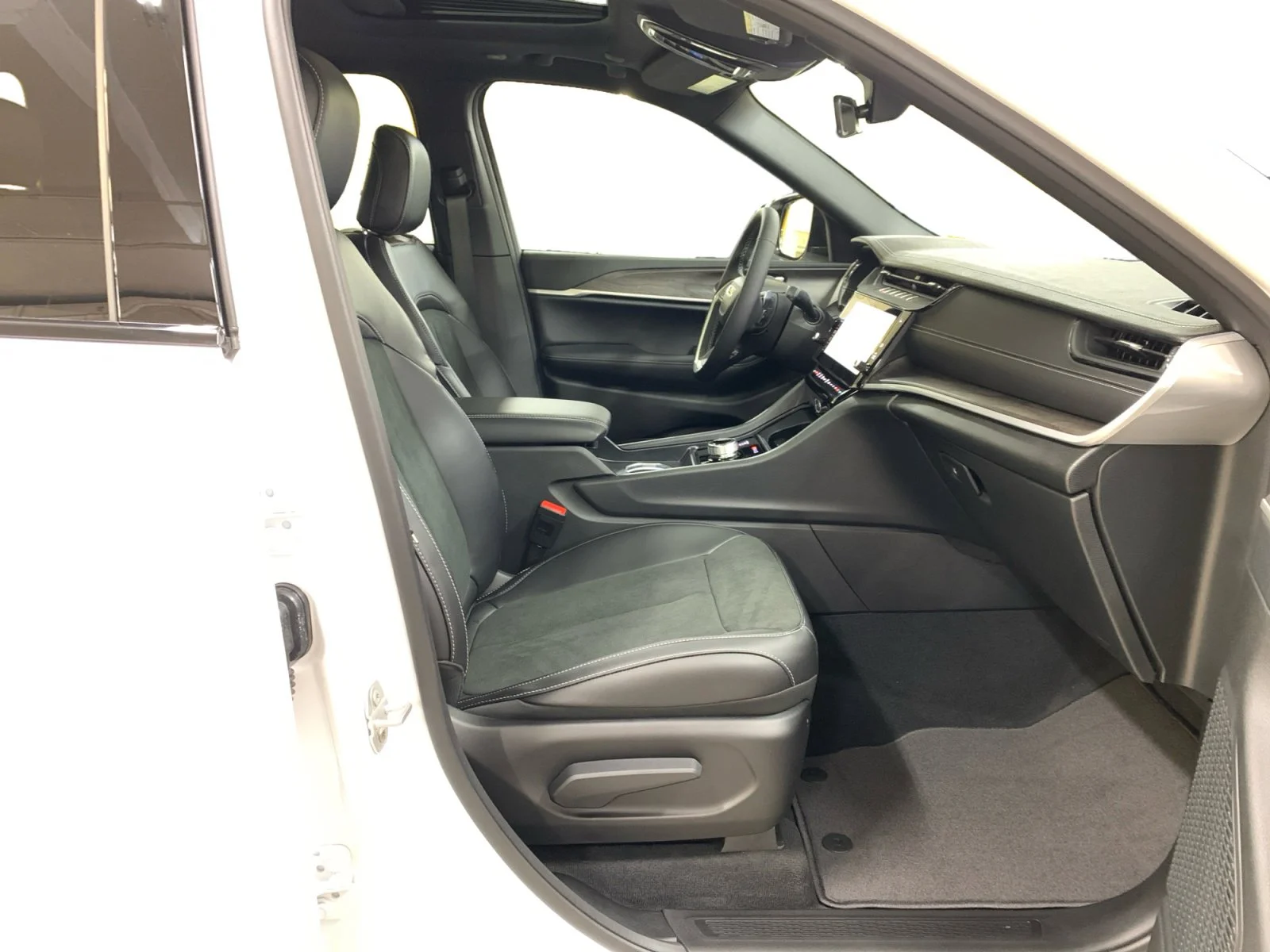 New 2026 Bright White Jeep Altitude image 17