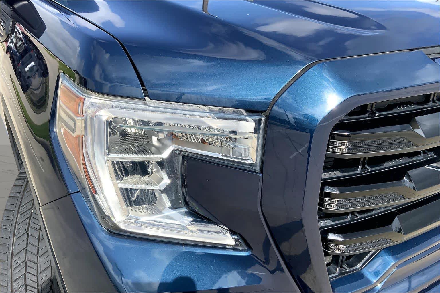 Used 2021 Pacific Blue Metallic GMC Elevation image 26