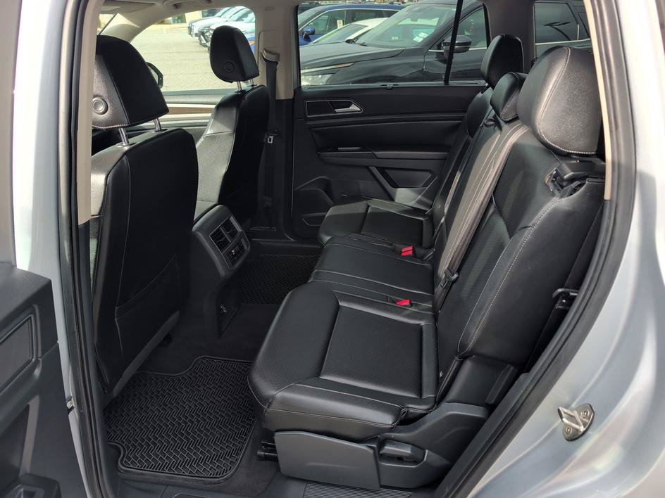 Used 2019 Reflex Silver Metallic Volkswagen 3.6L V6 SE w/Technology image 9