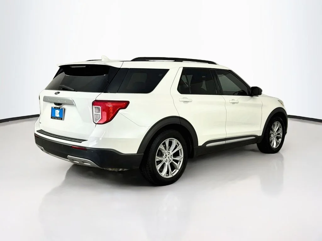 Used 2021 White Metallic Ford XLT image 8