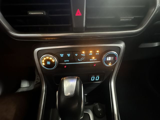 Used 2020 Silver Ford SE image 21