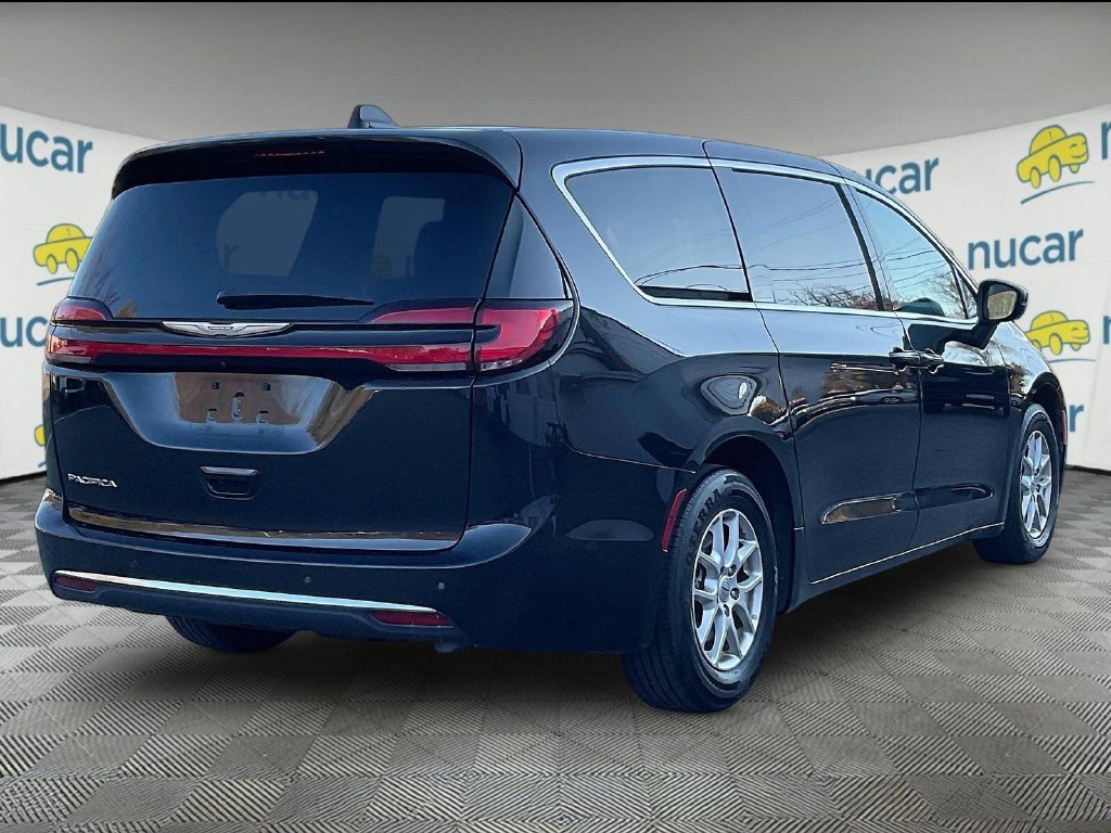 Used 2023 Black Chrysler Touring L image 6