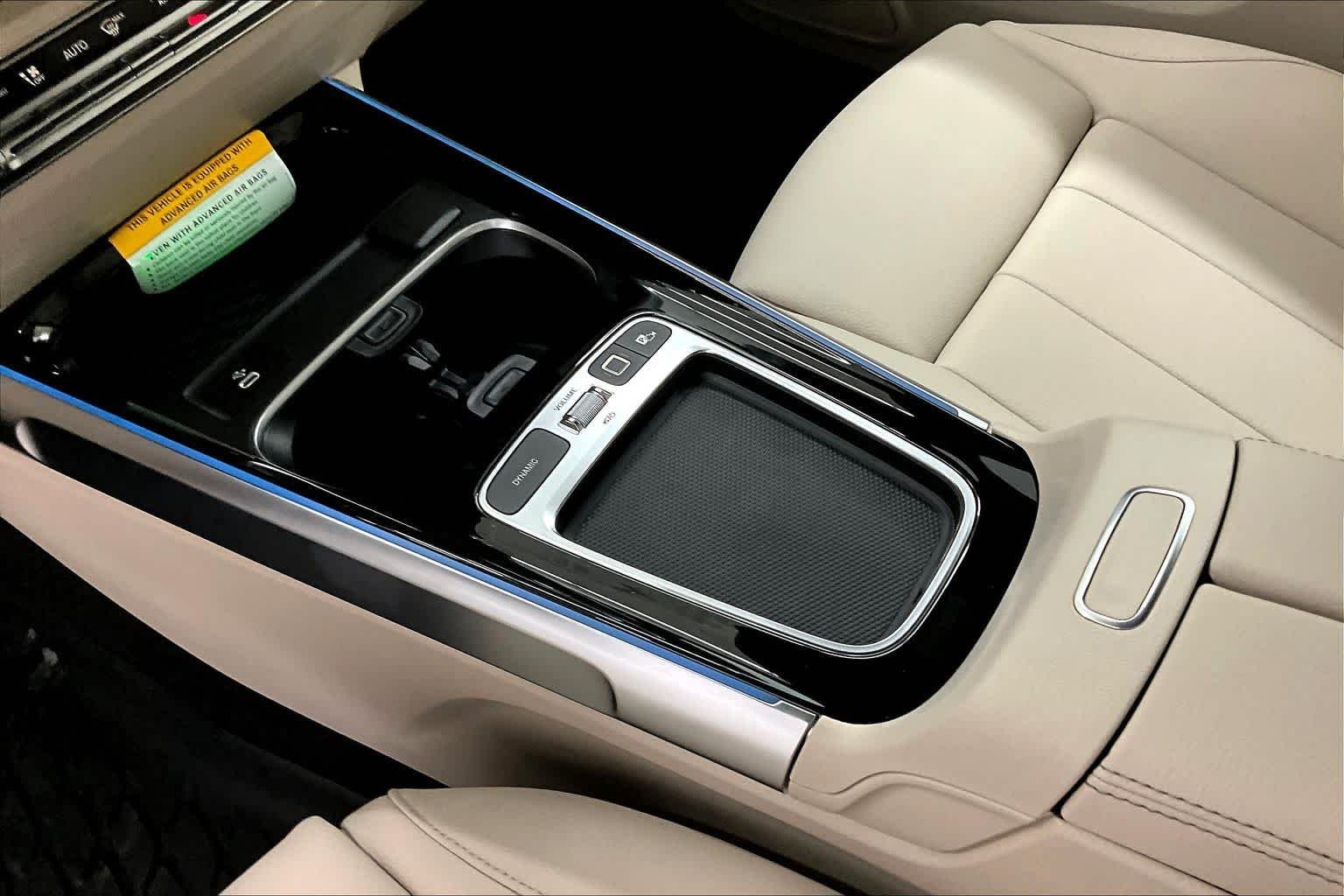 New 2026 Polar White Mercedes-Benz GLB 250 image 7