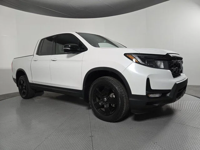 Certified Used 2024 Platinum White Pearl Honda Black Edition image 34
