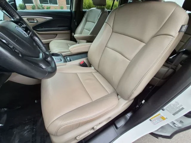 Used 2022 White Honda EX-L image 27