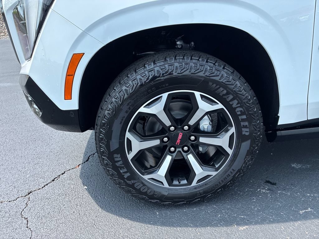New 2026 Summit White GMC AT4 image 9