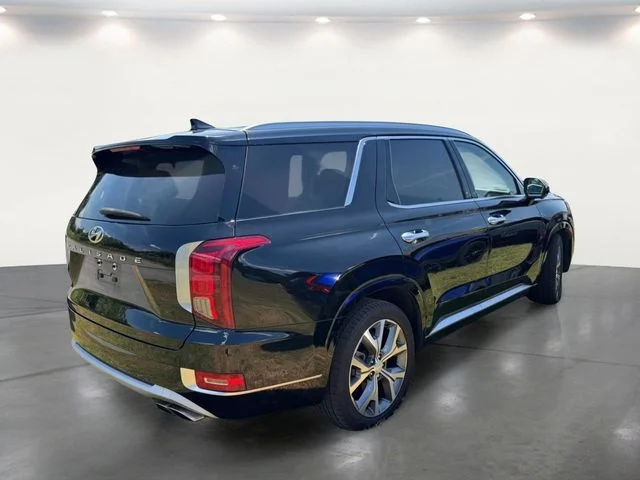 Used 2021 Black Hyundai Limited image 16