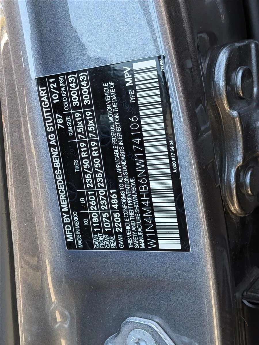 Used 2022 Mountain Grey Metallic Mercedes-Benz GLB 250 image 26
