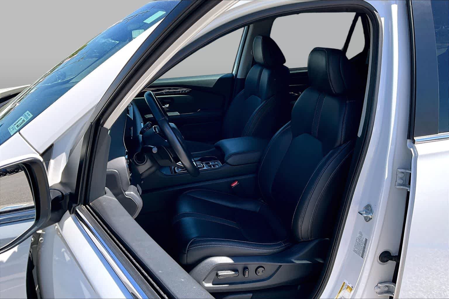 Certified Used 2023 Platinum White Pearl Honda AWD EX-L image 8
